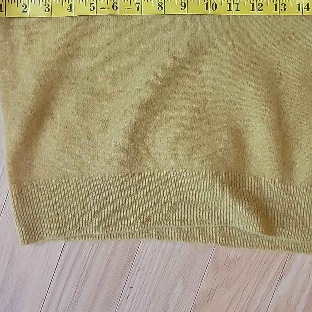 Free People V Neck 100% Cashmere Sweater with ribbed trim details